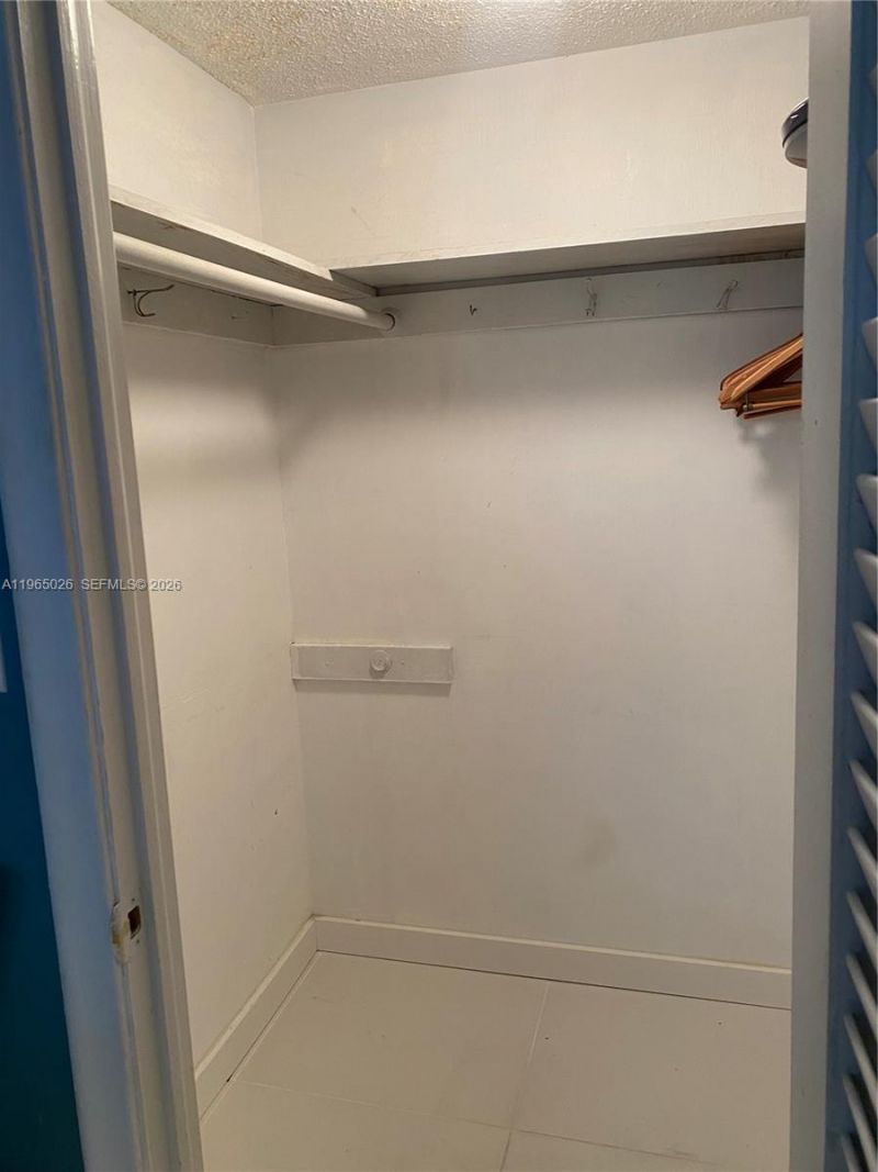 610 NE 12th Ave, Unit 308, Hallandale Beach, FL 33009 Photo