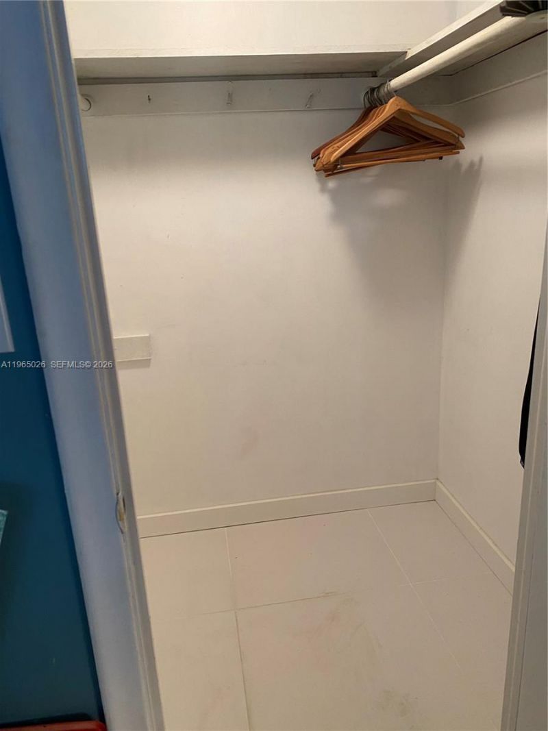 610 NE 12th Ave, Unit 308, Hallandale Beach, FL 33009 Photo