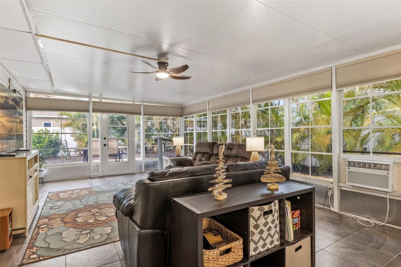 1024 Pattison Avenue, Sarasota, FL 34237 Photo