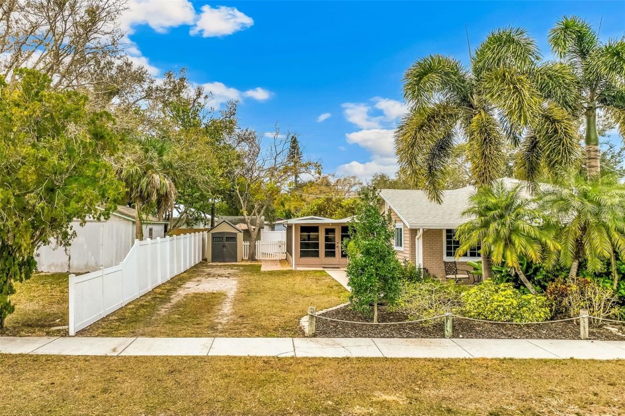 1024 Pattison Avenue, Sarasota, FL 34237 Photo