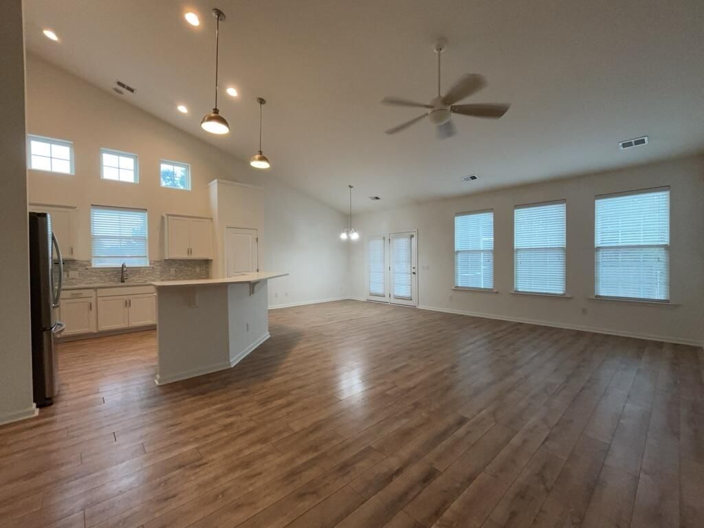 3084 Adventure Way Photo 4