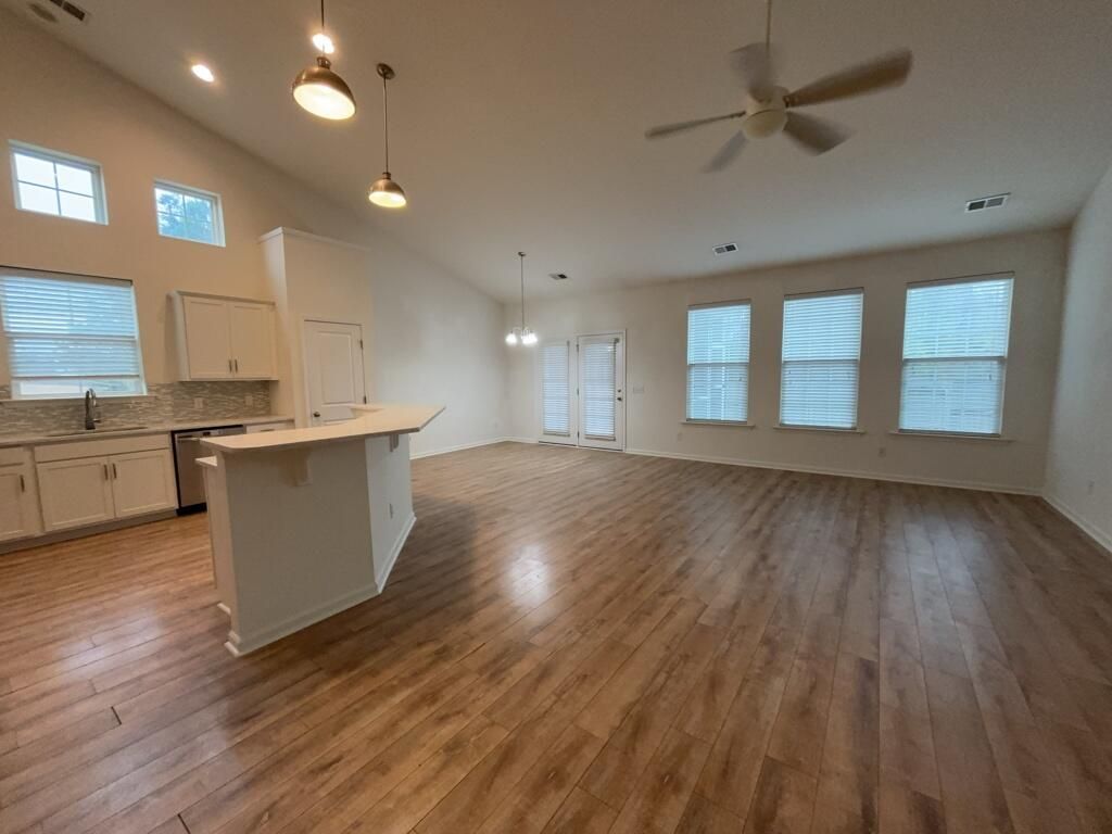 3084 Adventure Way Photo 5