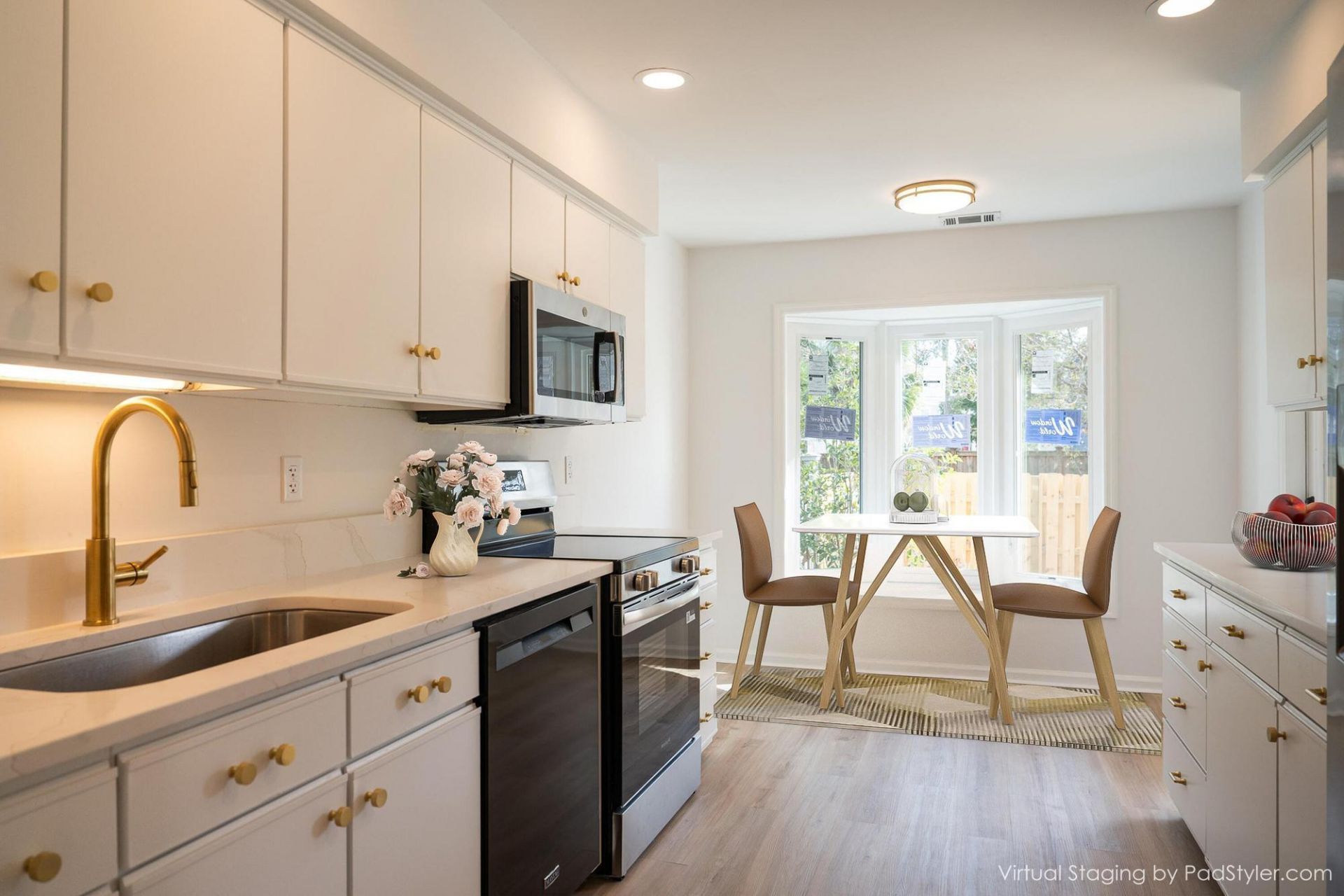 975 Harbor Oaks Drive Photo 12