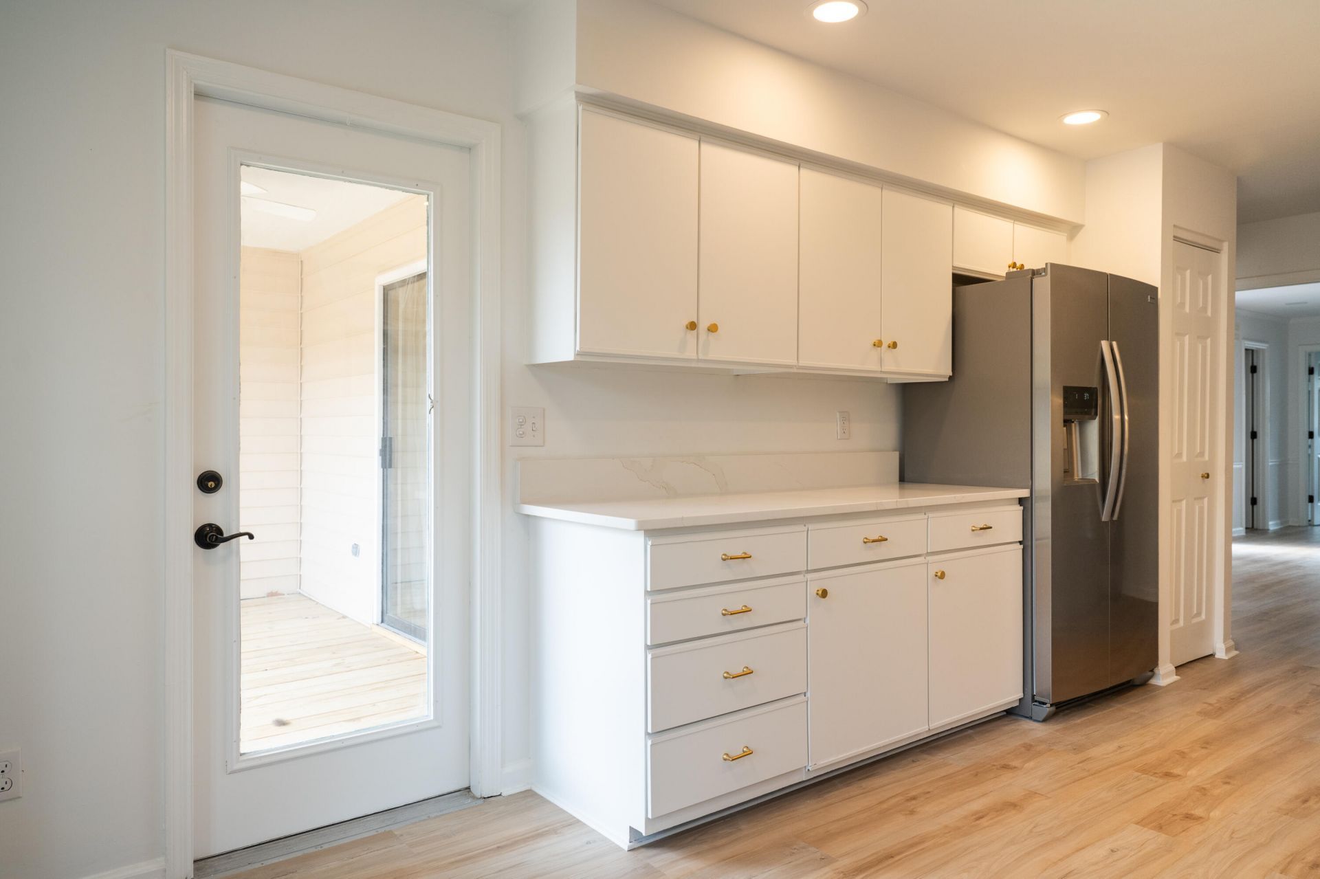 975 Harbor Oaks Drive Photo 14