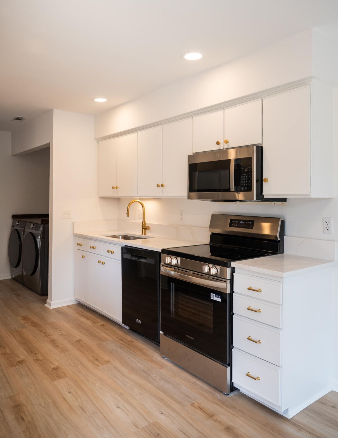 975 Harbor Oaks Drive Photo 16