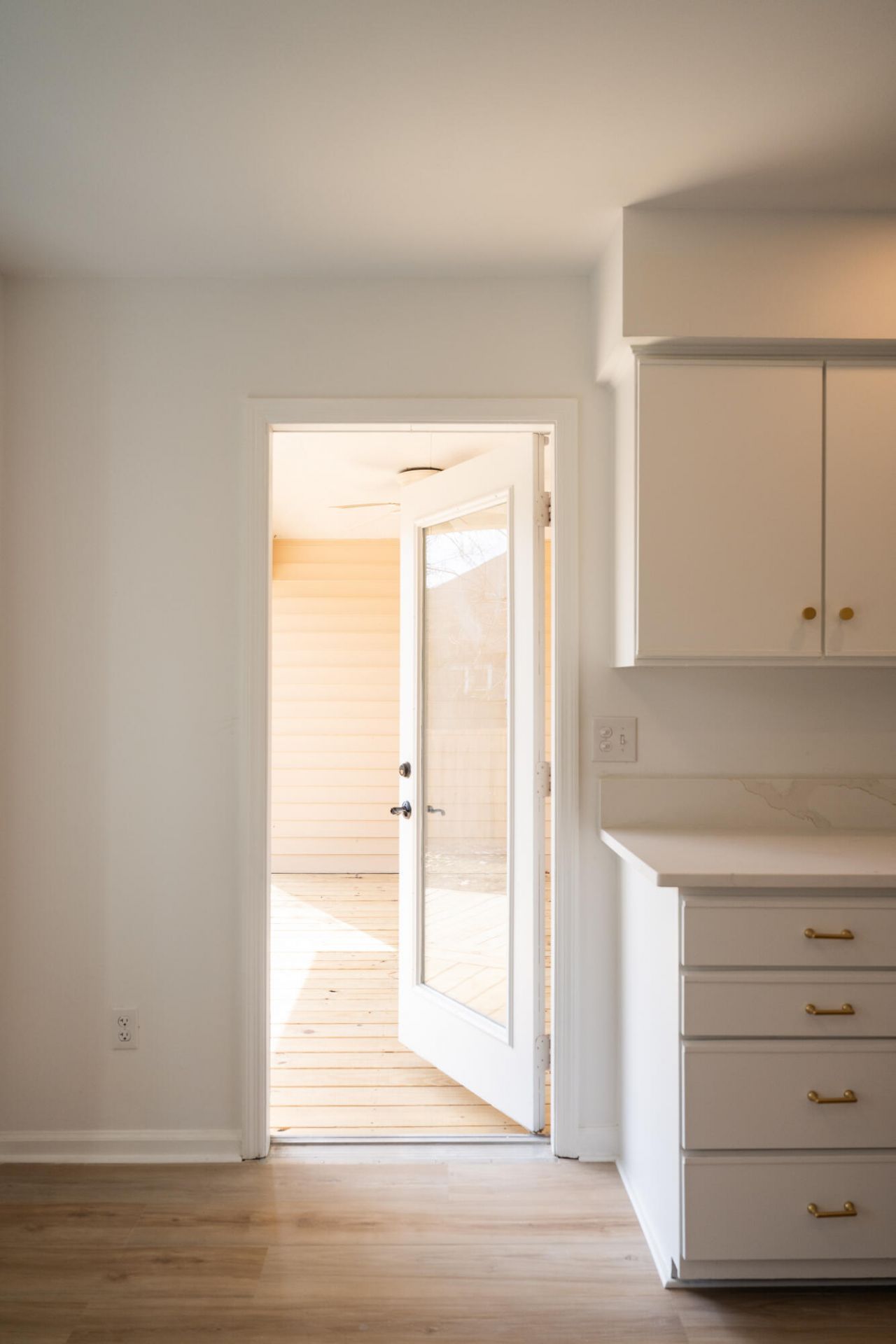 975 Harbor Oaks Drive Photo 18