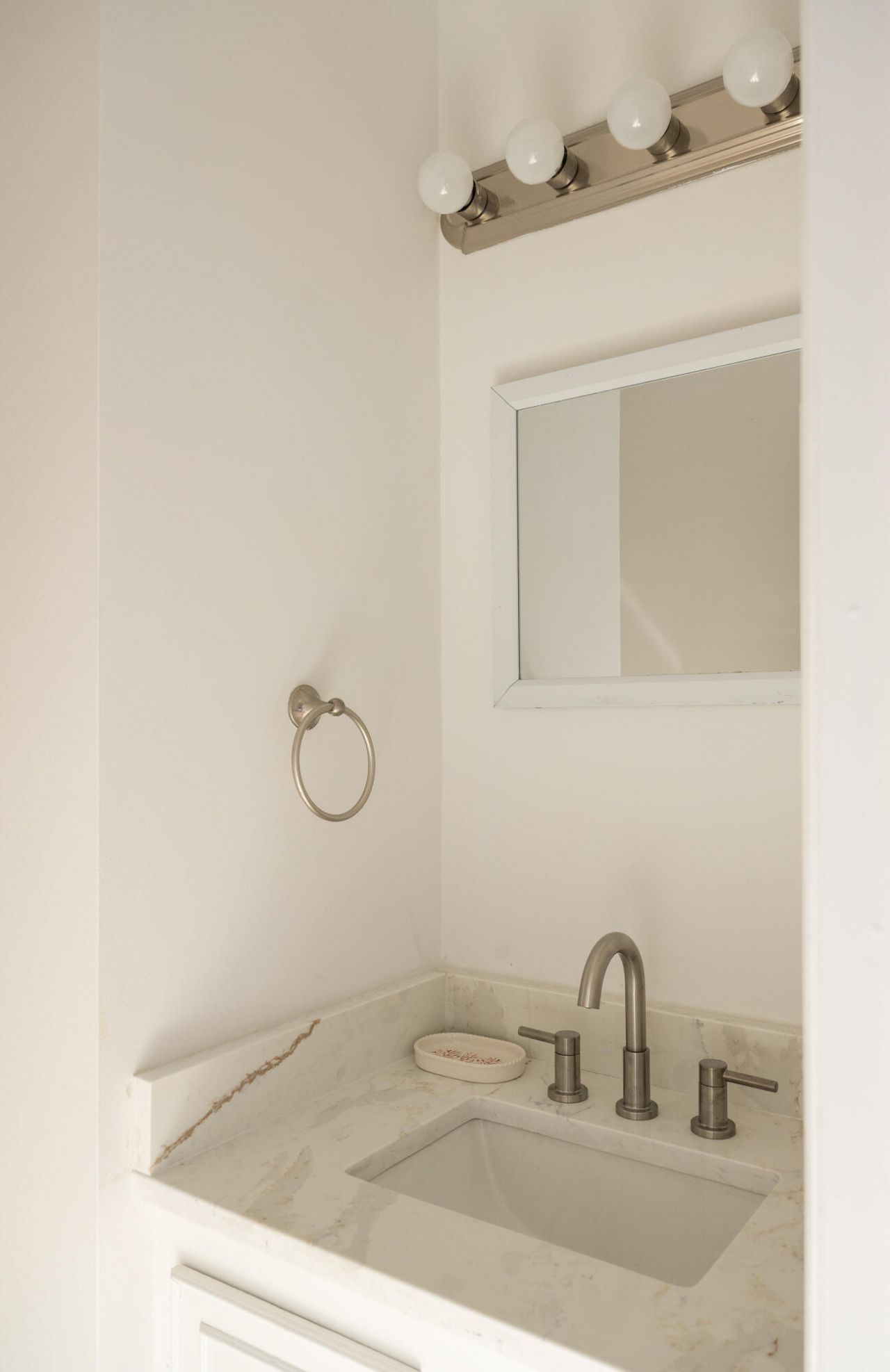 975 Harbor Oaks Drive Photo 38