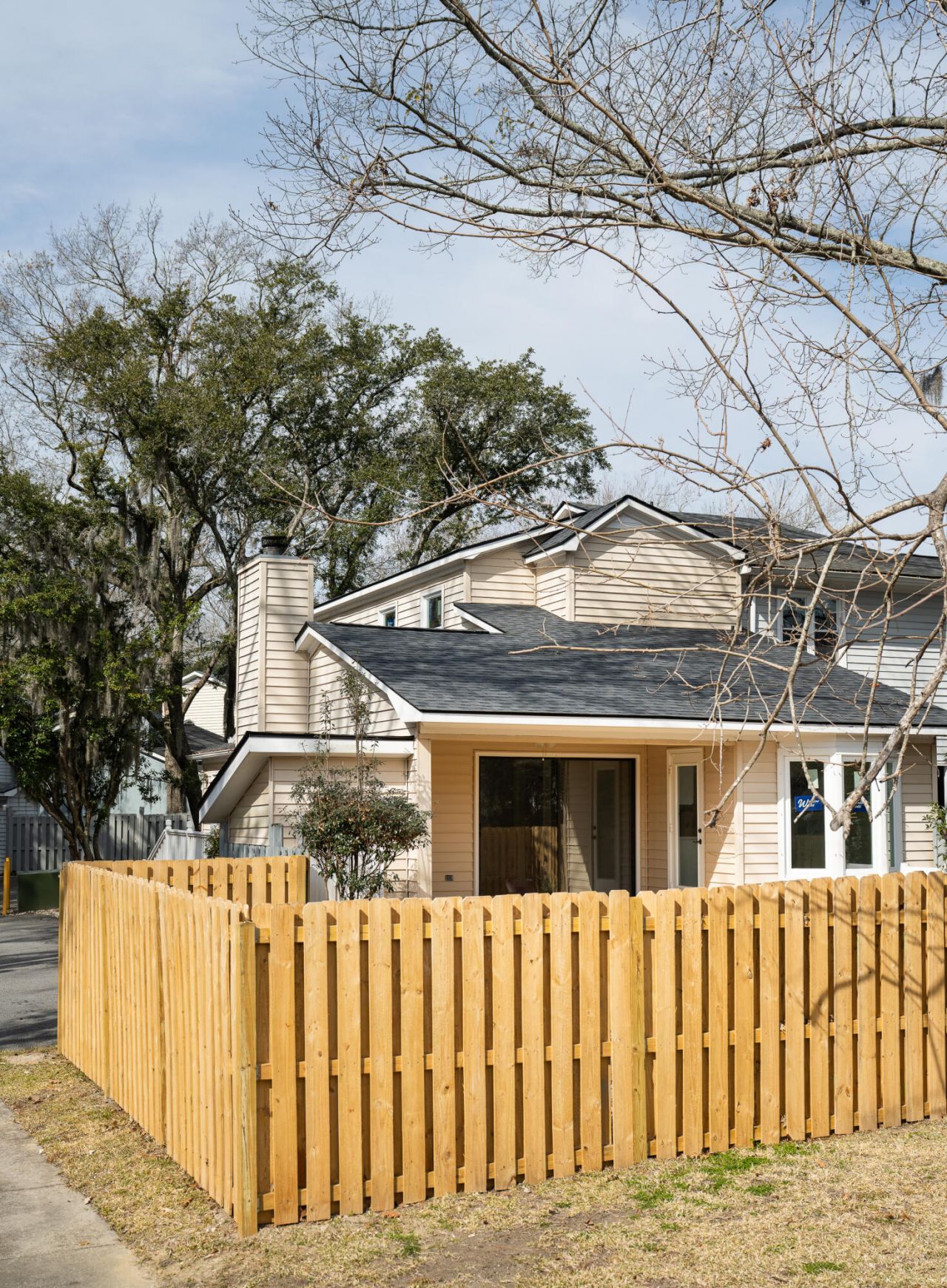 975 Harbor Oaks Drive Photo 4