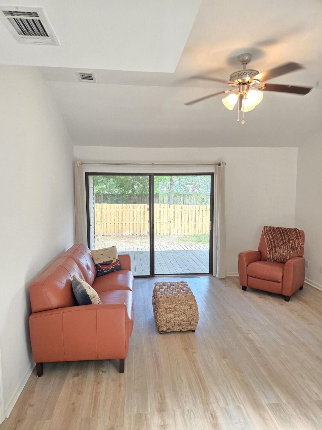 975 Harbor Oaks Drive Photo 7