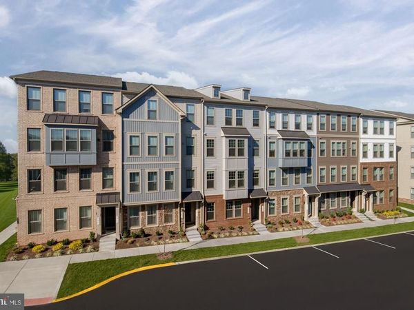 1111B DABNEY DRIVE, MANASSAS PARK, VA 20111