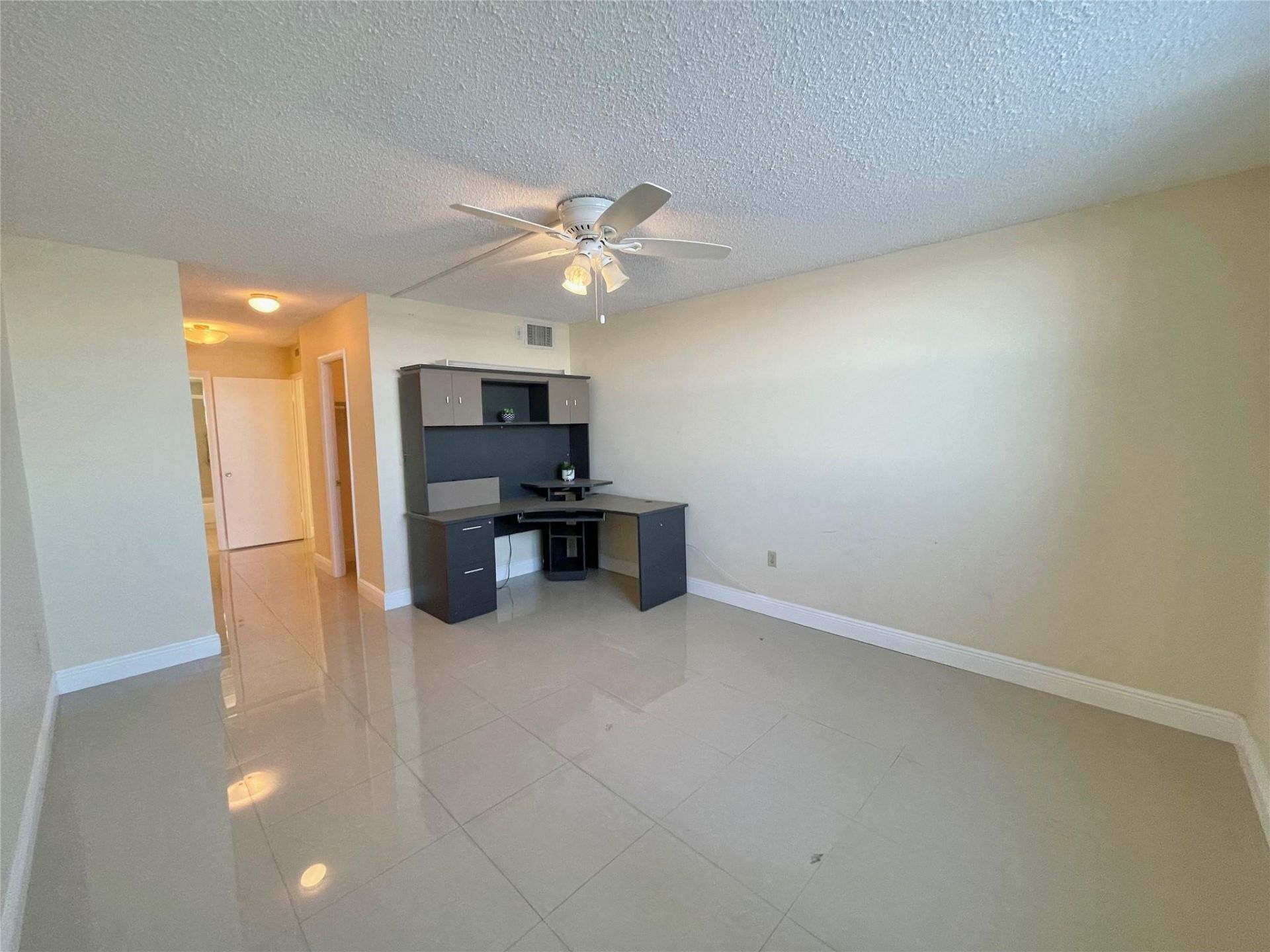 1175 NE Miami Gardens Dr, Unit 405, Miami, FL 33179 Photo