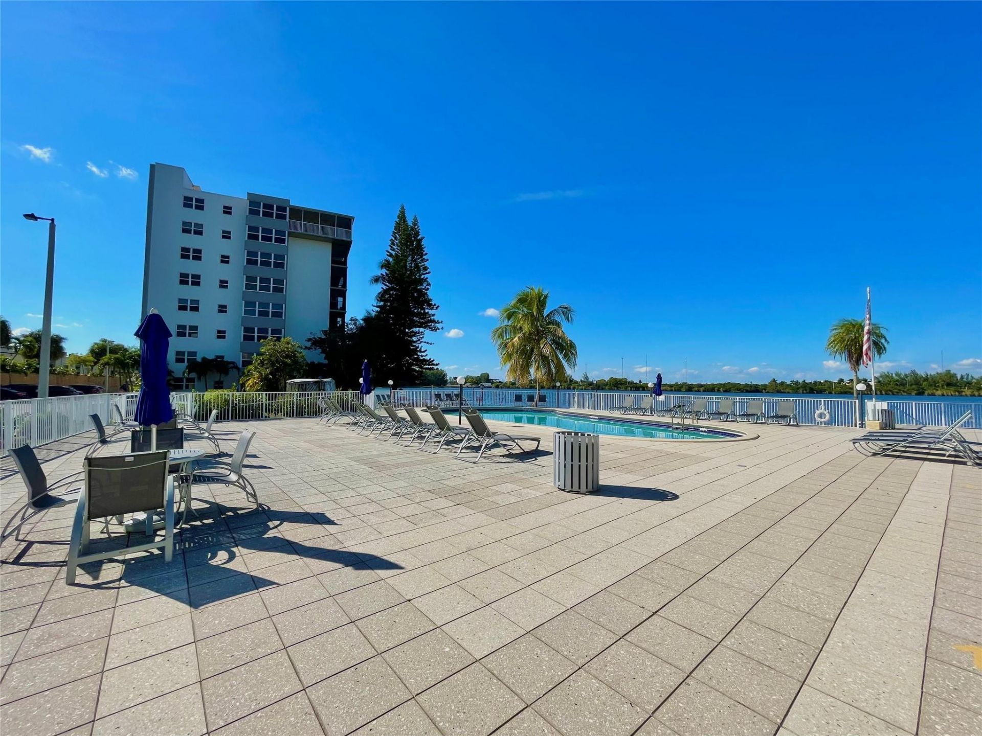 1175 NE Miami Gardens Dr, Unit 405, Miami, FL 33179 Photo