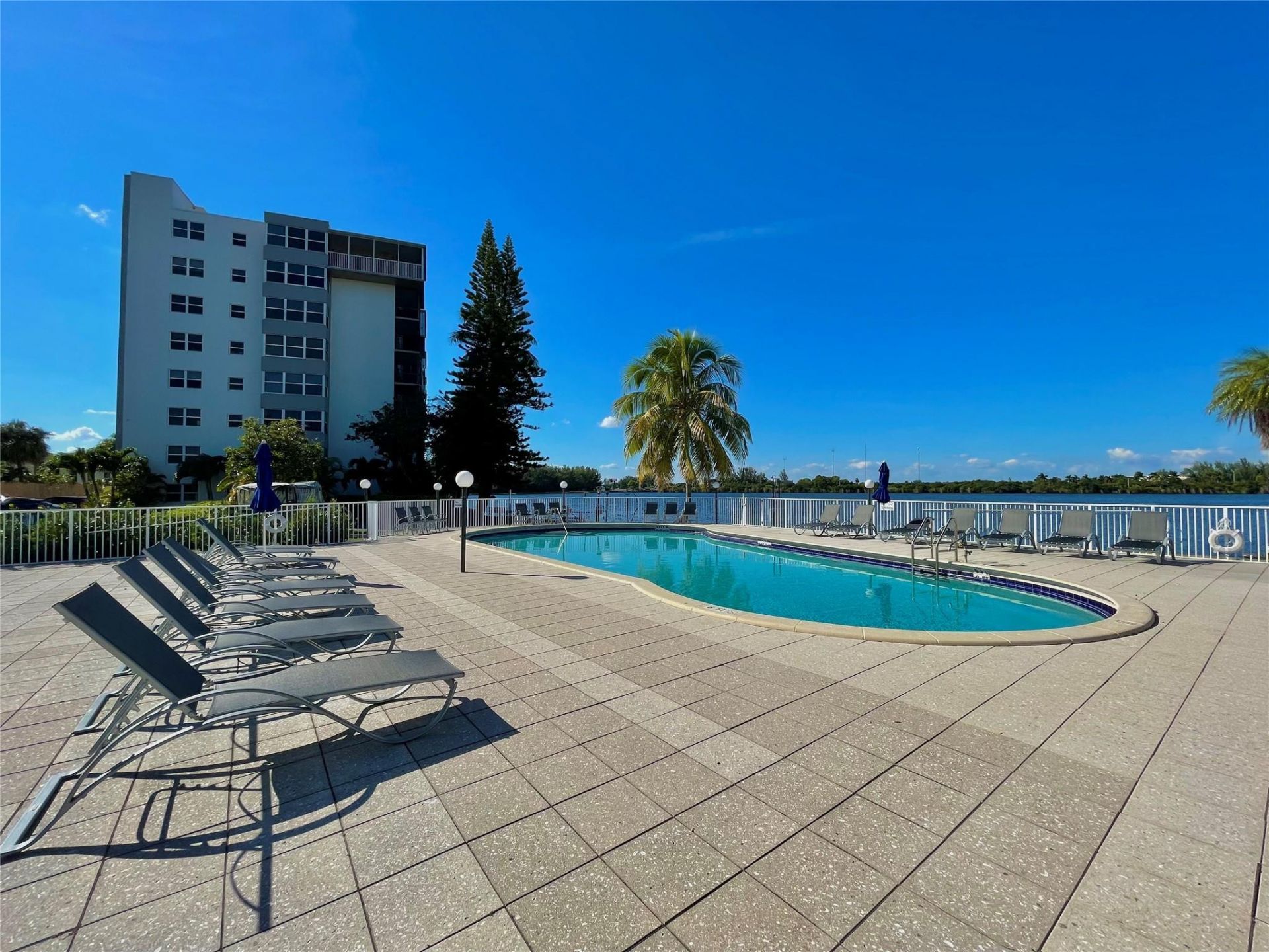 1175 NE Miami Gardens Dr, Unit 405, Miami, FL 33179 Photo