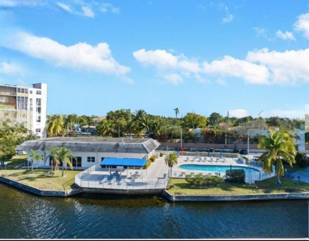 1175 NE Miami Gardens Dr, Unit 405, Miami, FL 33179 Photo