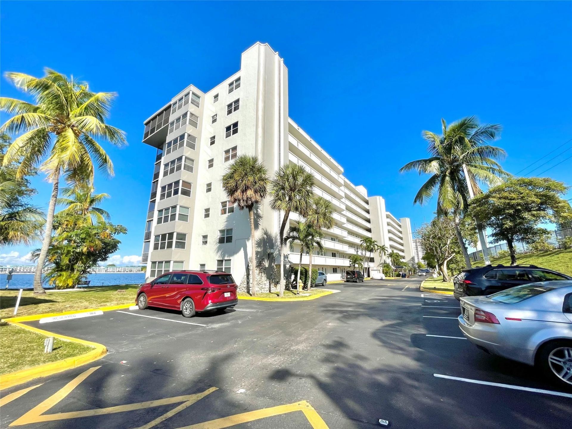 1175 NE Miami Gardens Dr, Unit 405, Miami, FL 33179 Photo