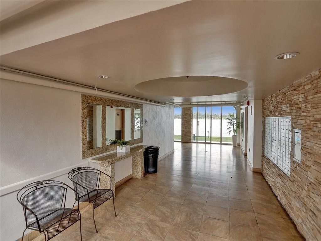 1175 NE Miami Gardens Dr, Unit 405, Miami, FL 33179 Photo