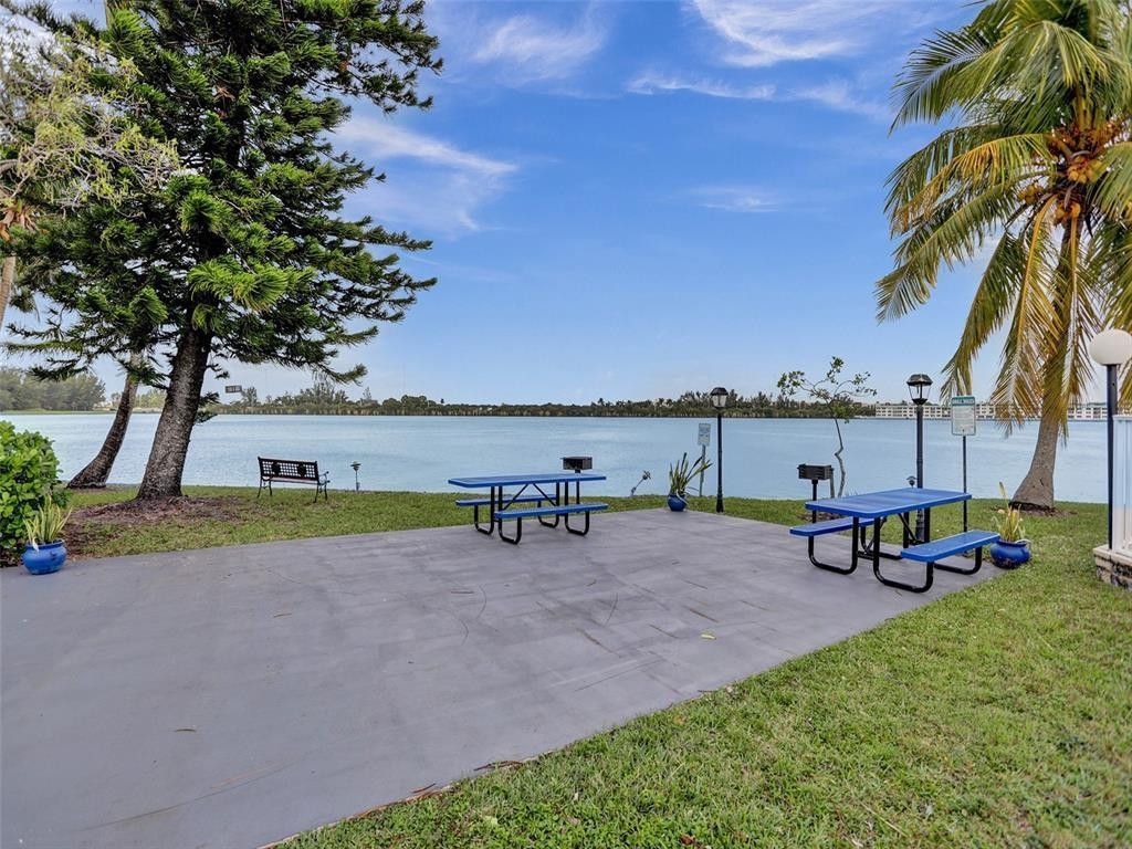 1175 NE Miami Gardens Dr, Unit 405, Miami, FL 33179 Photo