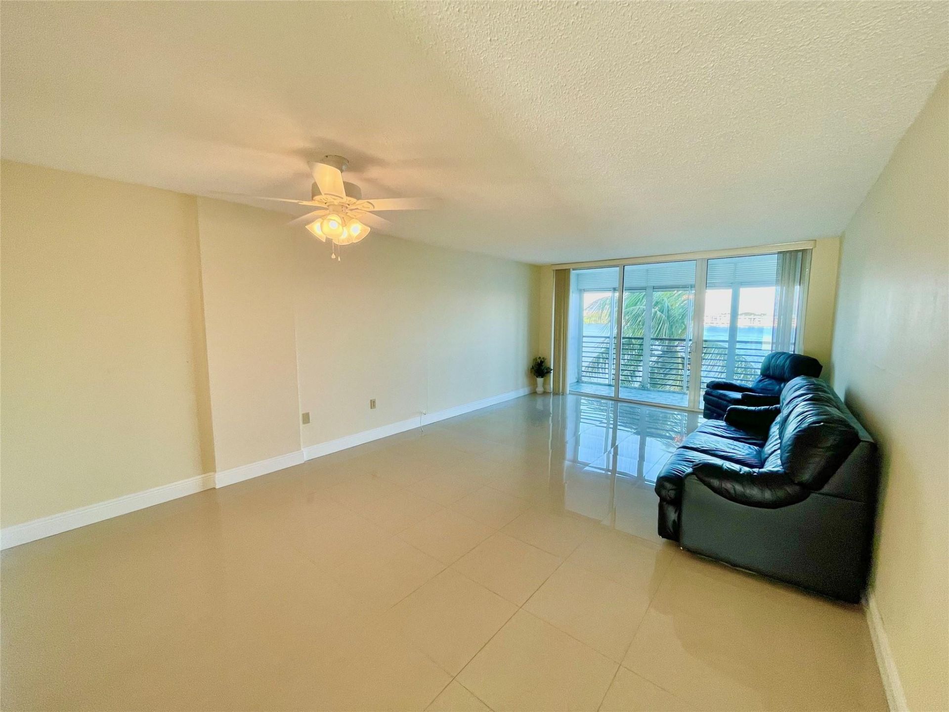 1175 NE Miami Gardens Dr, Unit 405, Miami, FL 33179 Photo