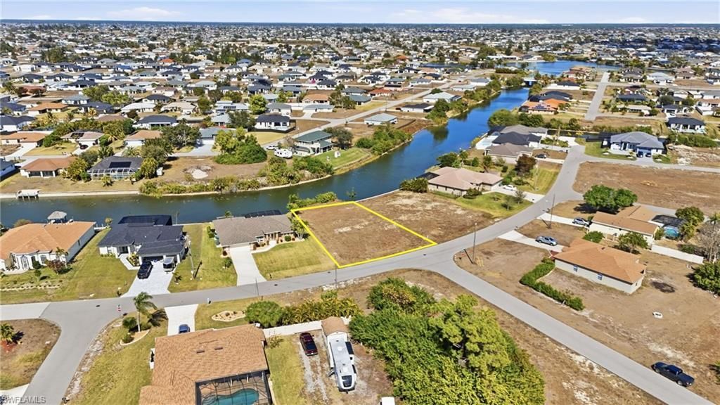 337 NE 5th Ter, Cape Coral, FL 33909 Photo