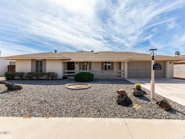 9425 W ROLLING HILLS Drive, Sun City, AZ 85351