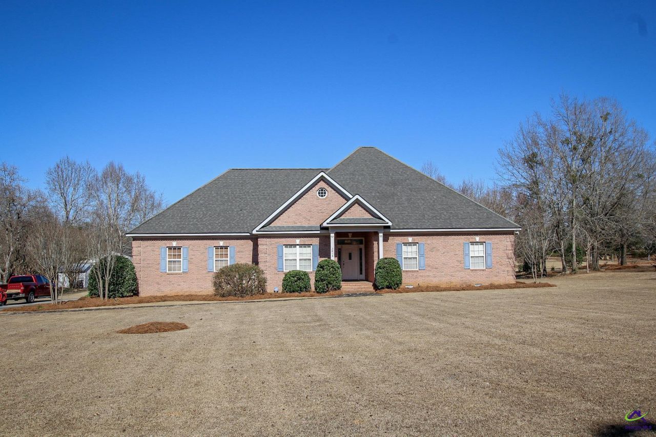 2015 Tucker Road, Perry, GA 31069 Main Photo