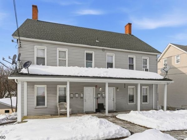 22 Sussex St, Newton, NJ 07860