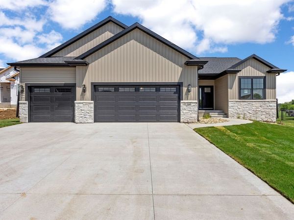 841 Longbow Court, Marion, IA 52302