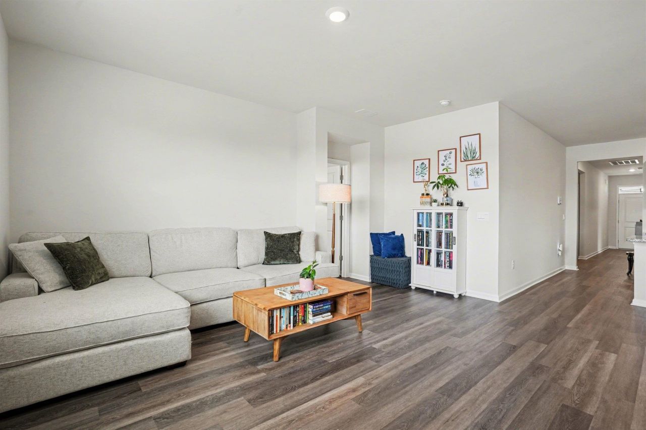 3100 Fair Ridge Way  Photo 4