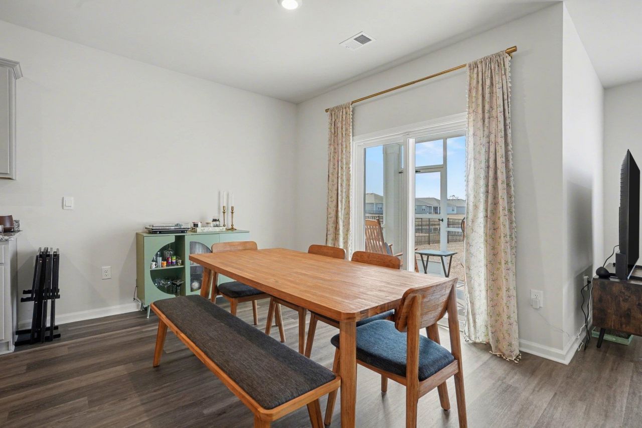 3100 Fair Ridge Way  Photo 7