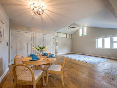 8824 Outlook Drive, Overland Park, KS 66207