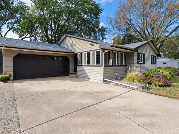 11416 River Hills Drive, Burnsville, MN 55337