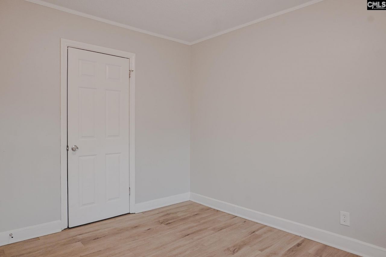 3057 Truman Street Photo 10