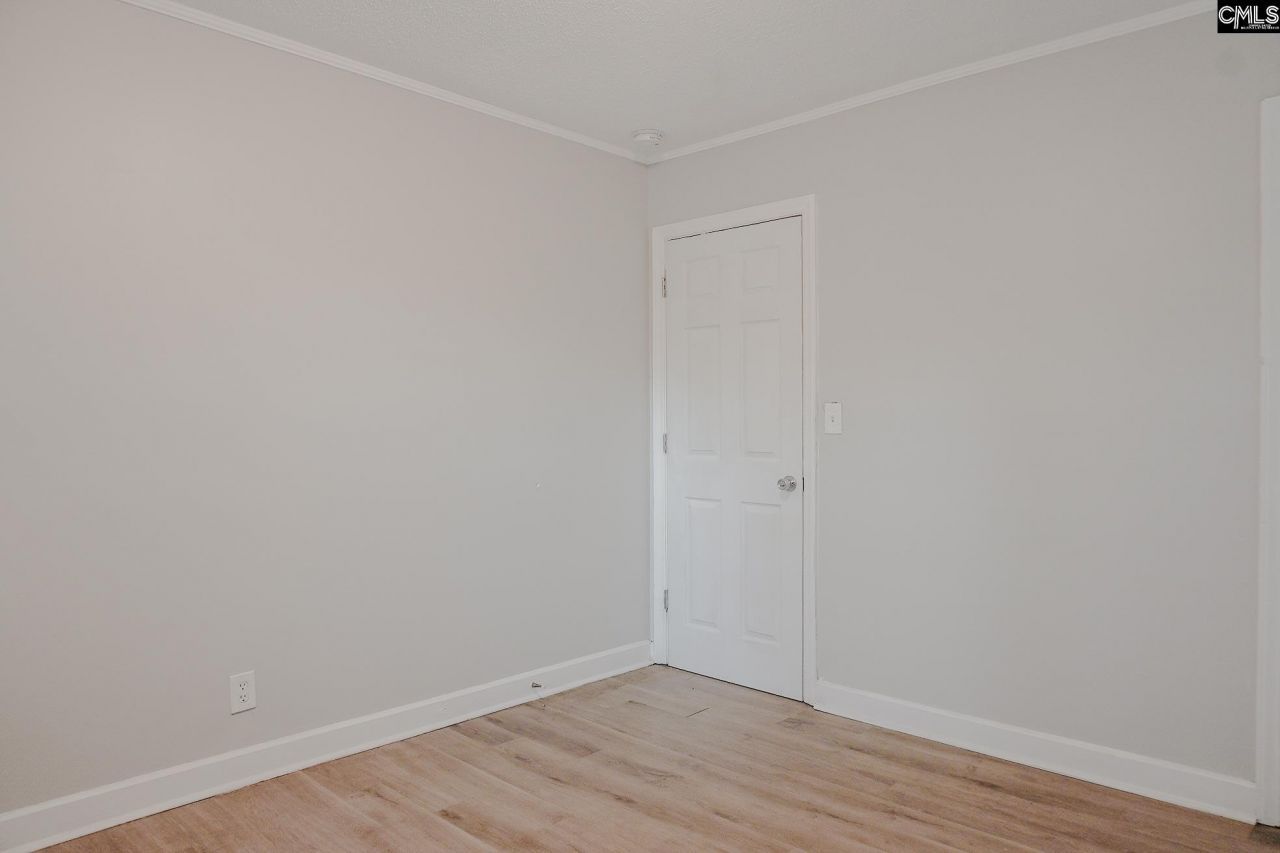 3057 Truman Street Photo 7