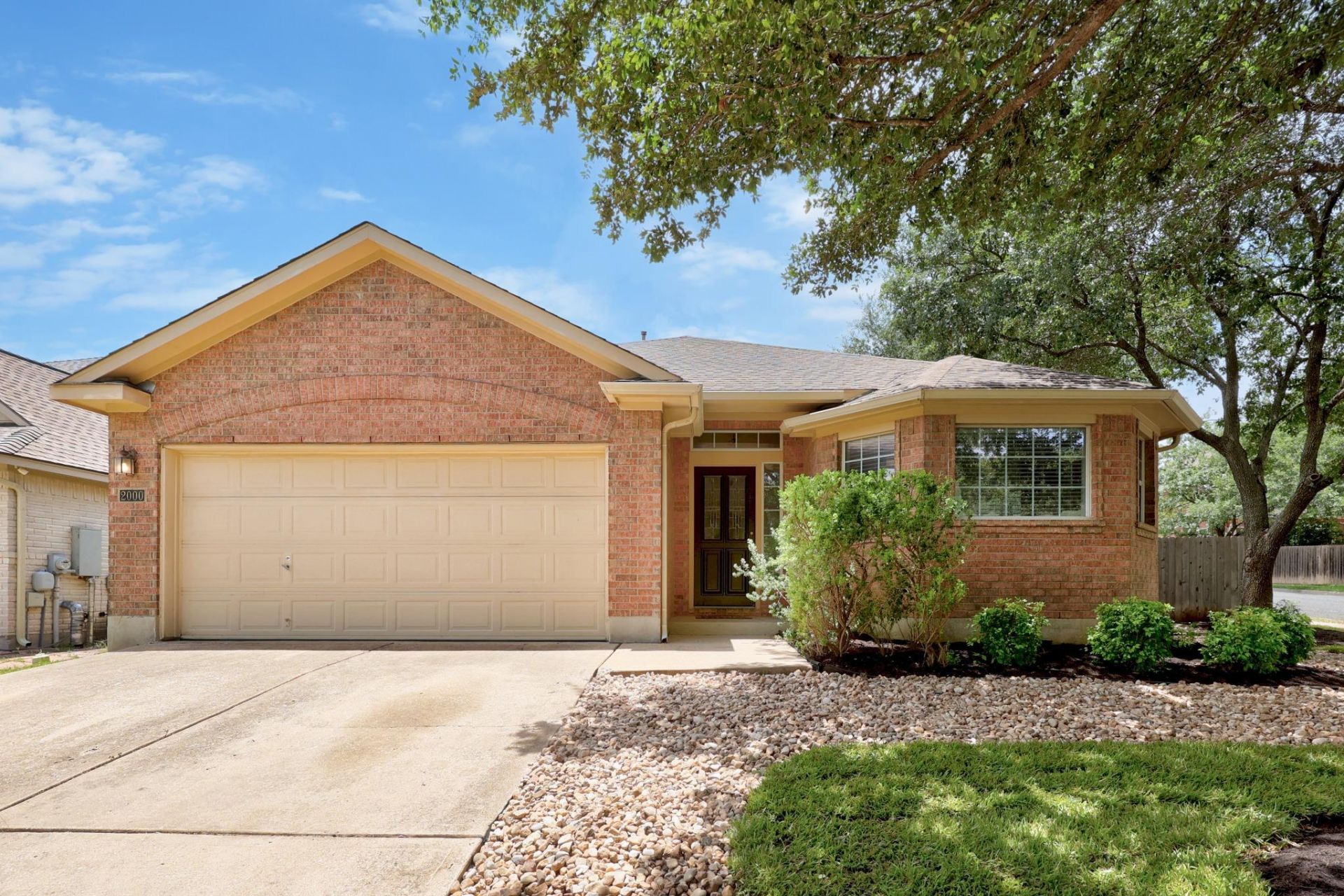 2000 Maize Bend Dr, Austin, TX 78727 Main Photo