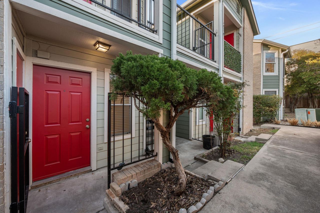 2104 Cullen Ave, Unit 113, Austin, TX 78757 Main Photo
