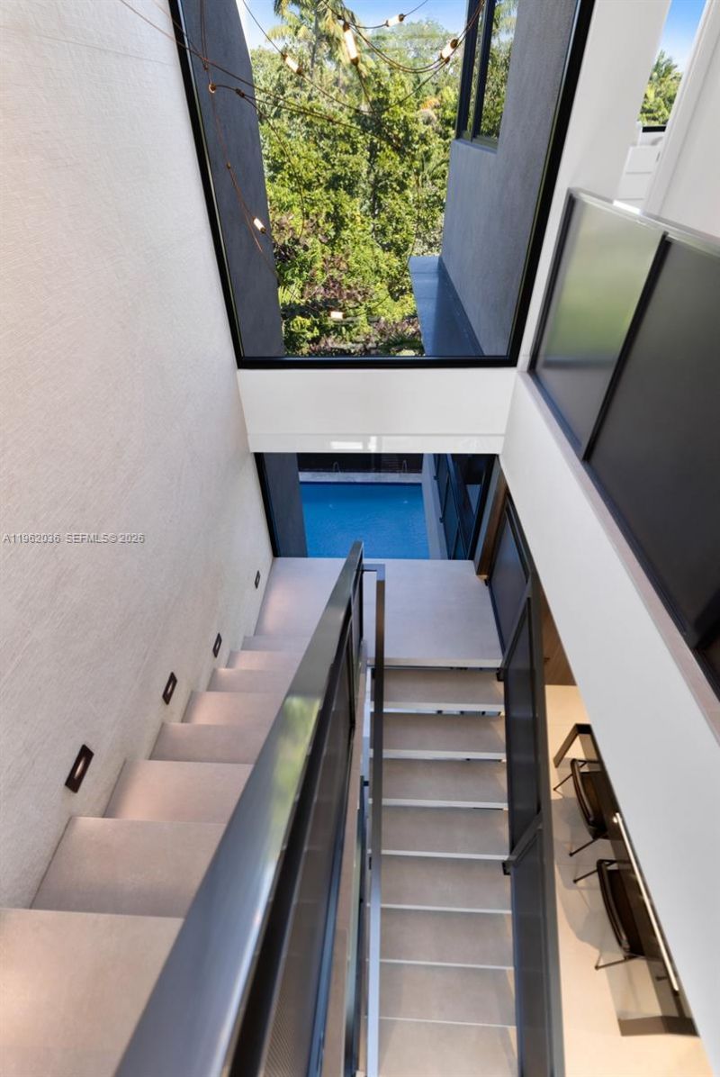 621 W 44th St , Miami Beach, FL 33140 Photo