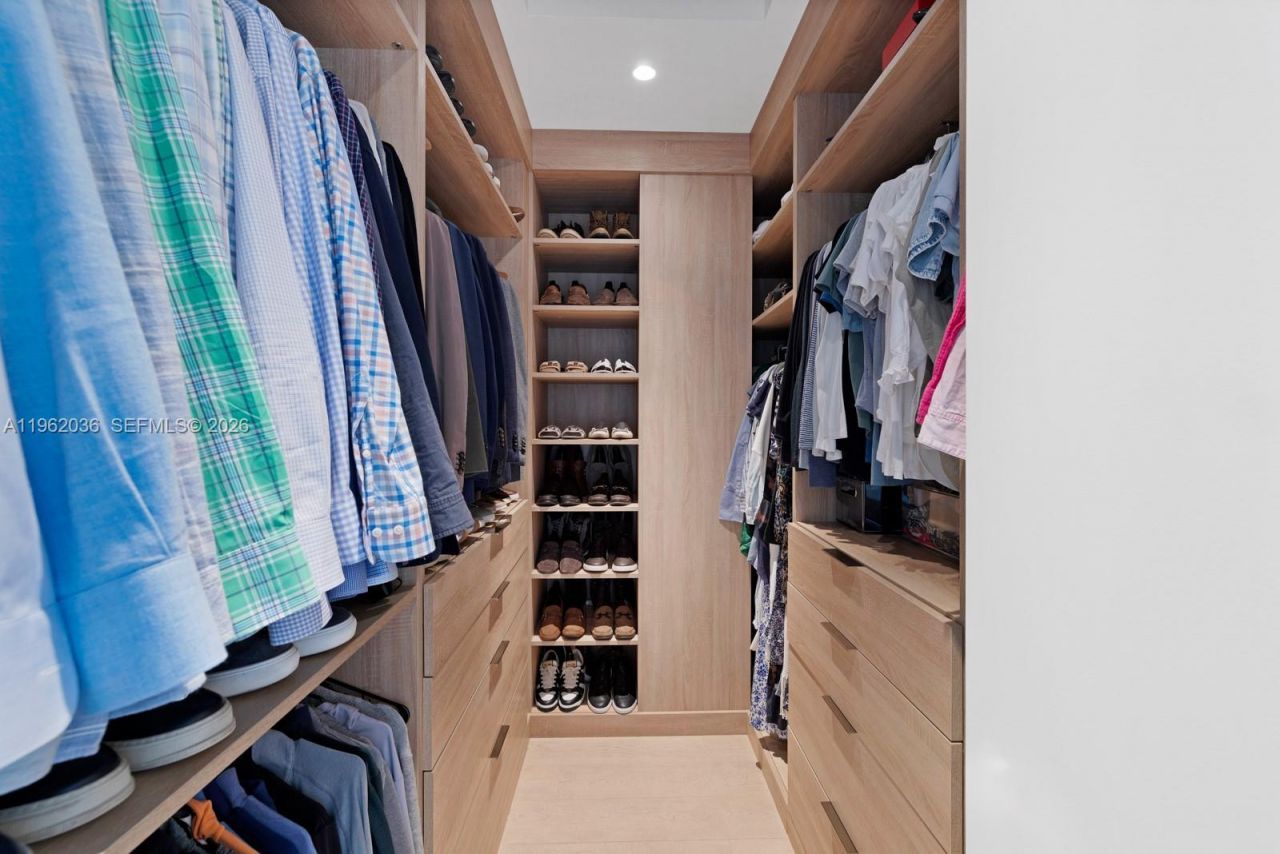 621 W 44th St , Miami Beach, FL 33140 Photo