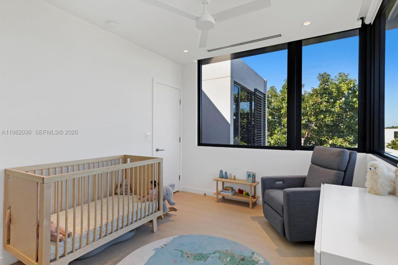 621 W 44th St , Miami Beach, FL 33140 Photo