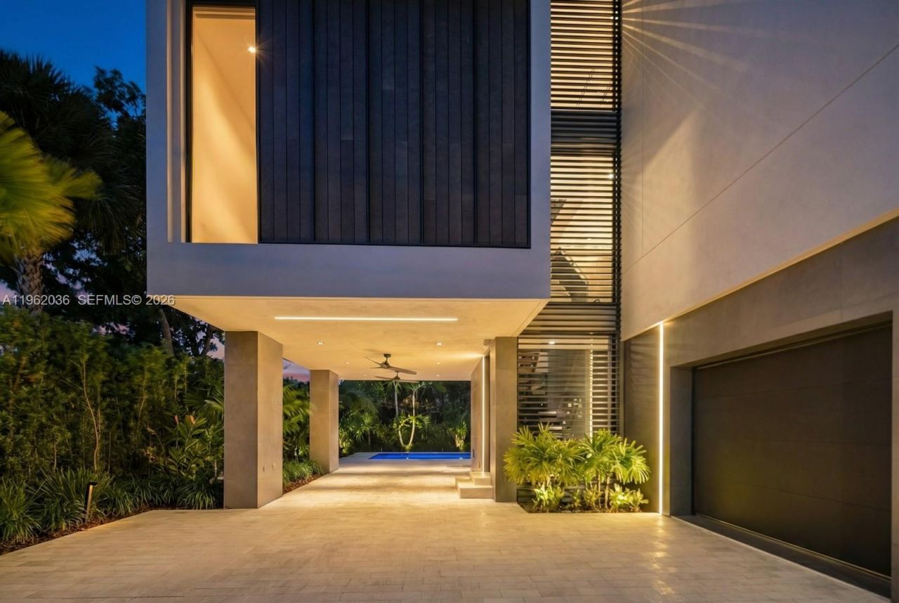 621 W 44th St , Miami Beach, FL 33140 Photo