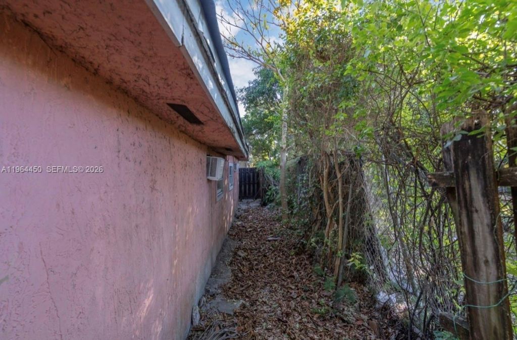 914 NW 80th St, Miami, FL 33150 Photo