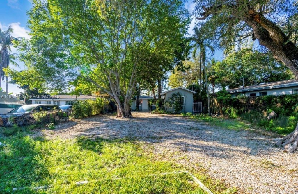 914 NW 80th St, Miami, FL 33150 Photo