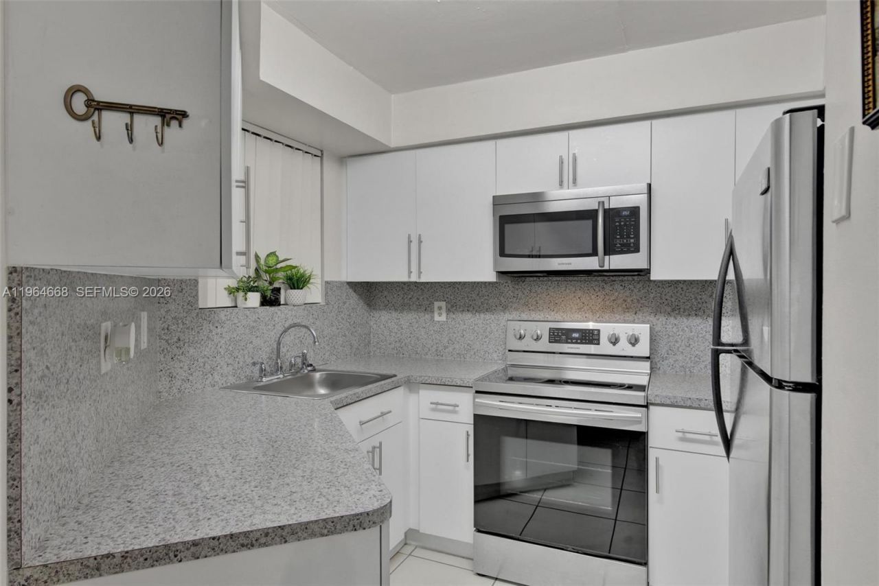 8365 SW 152nd Ave, Unit C-212, Miami, FL 33193 Photo