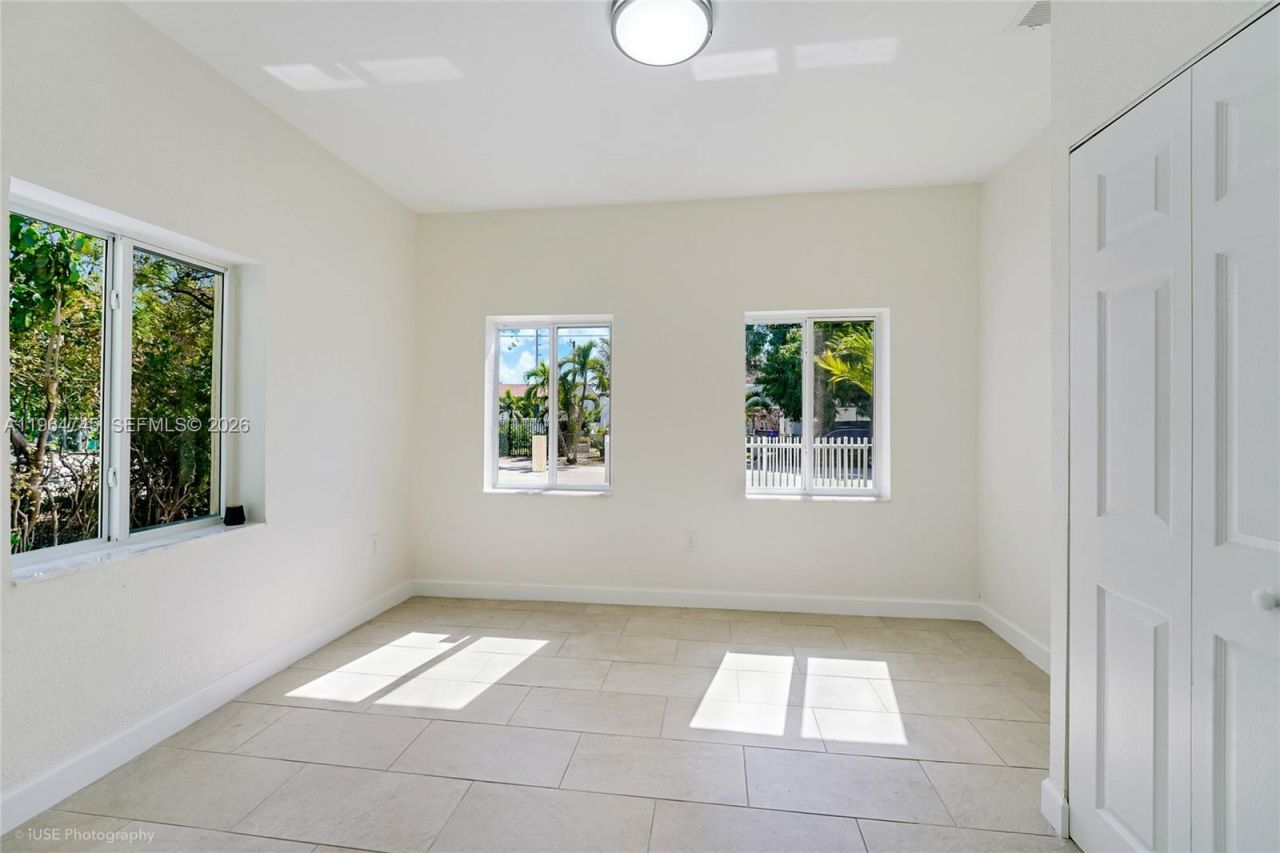 1139 NW 37th St, Miami, FL 33127 Photo