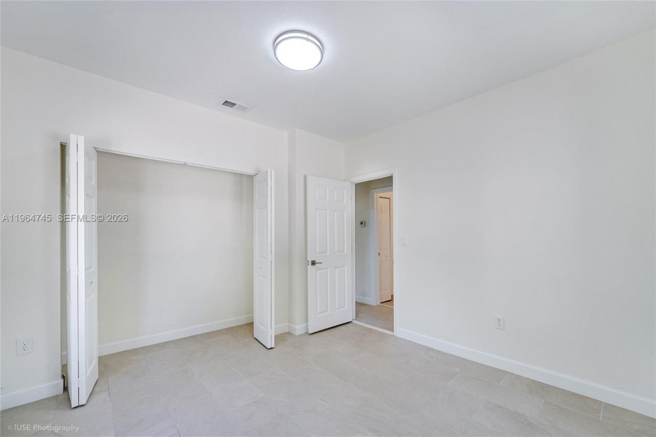 1139 NW 37th St, Miami, FL 33127 Photo