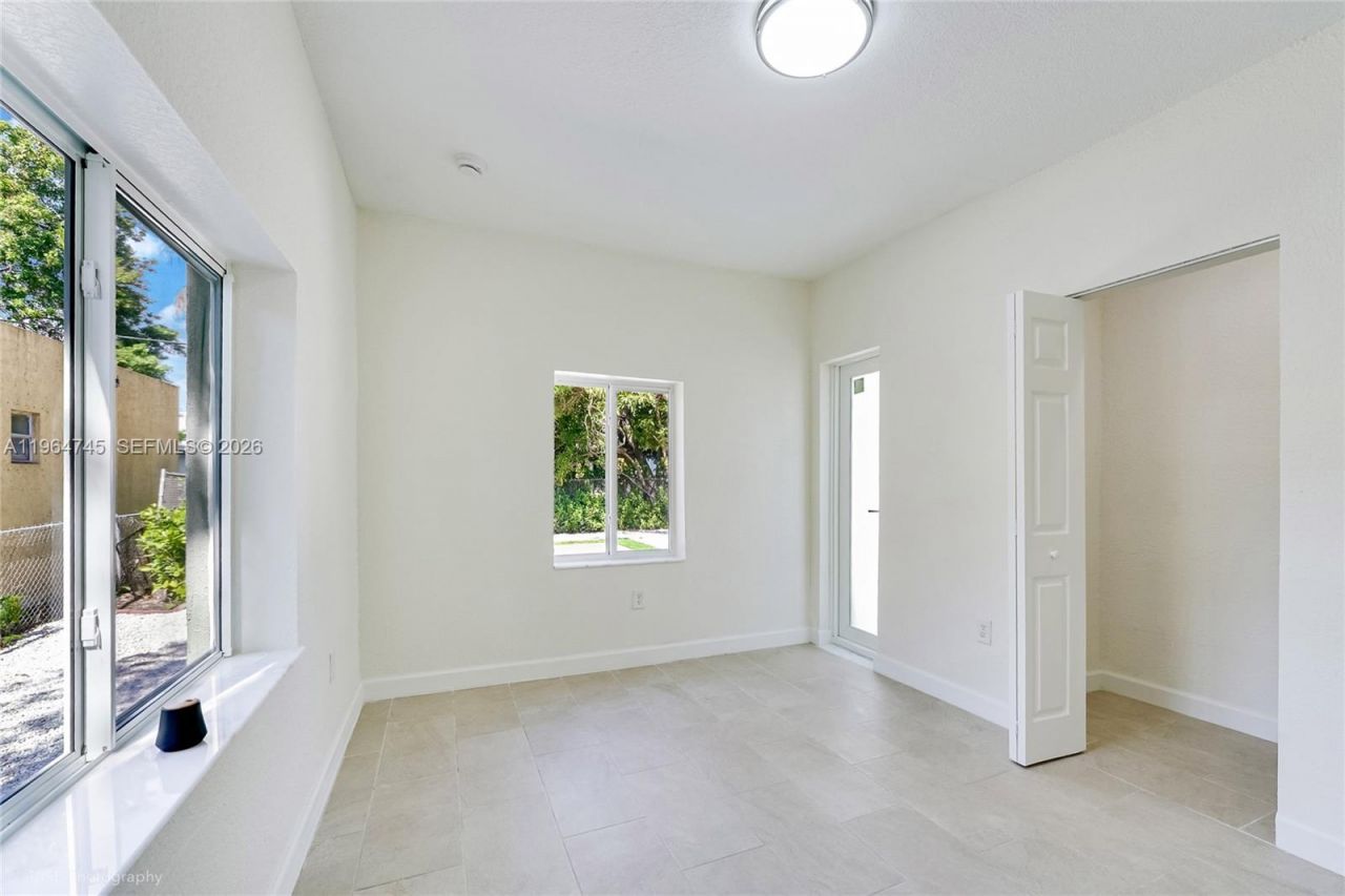 1139 NW 37th St, Miami, FL 33127 Photo