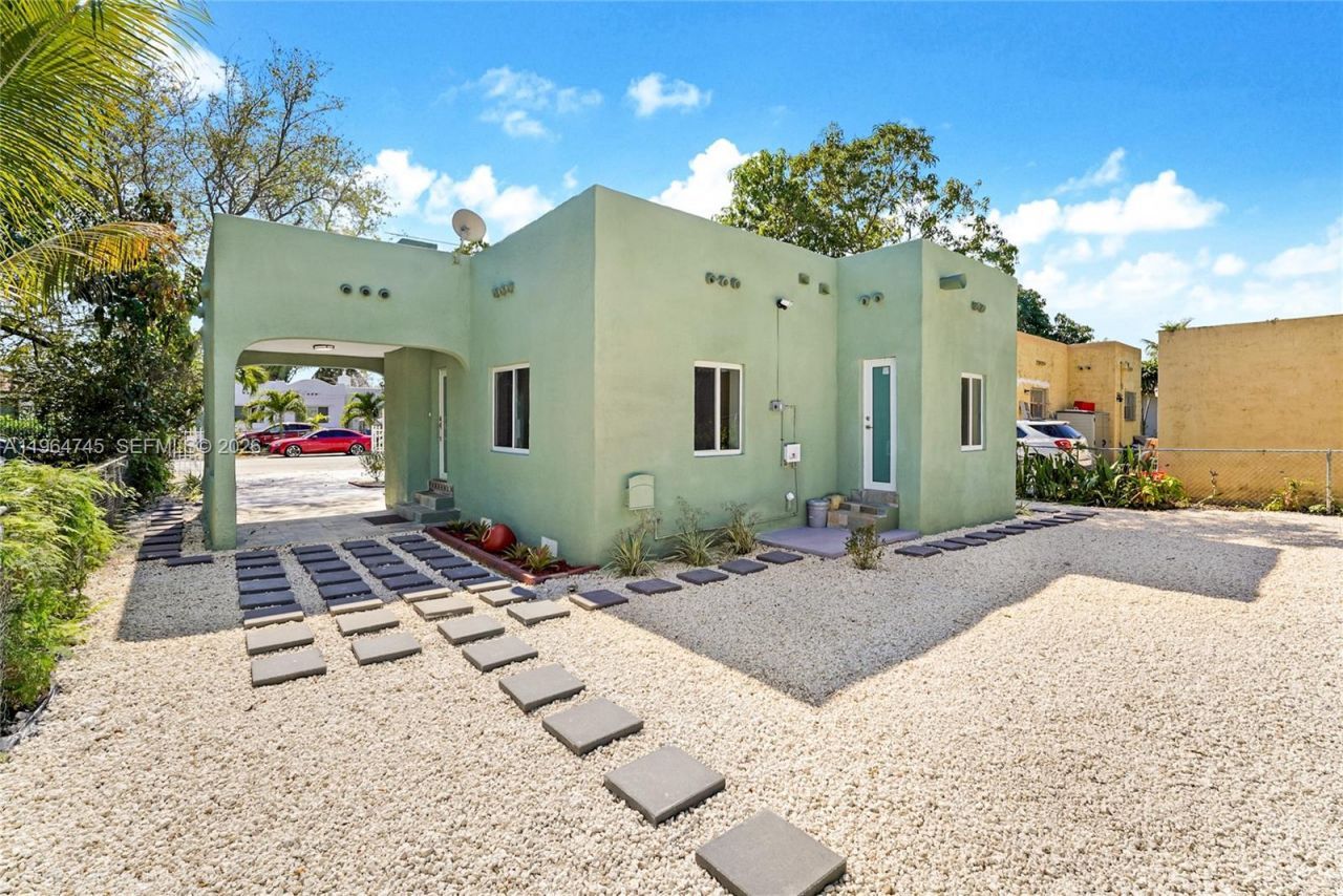 1139 NW 37th St, Miami, FL 33127 Photo