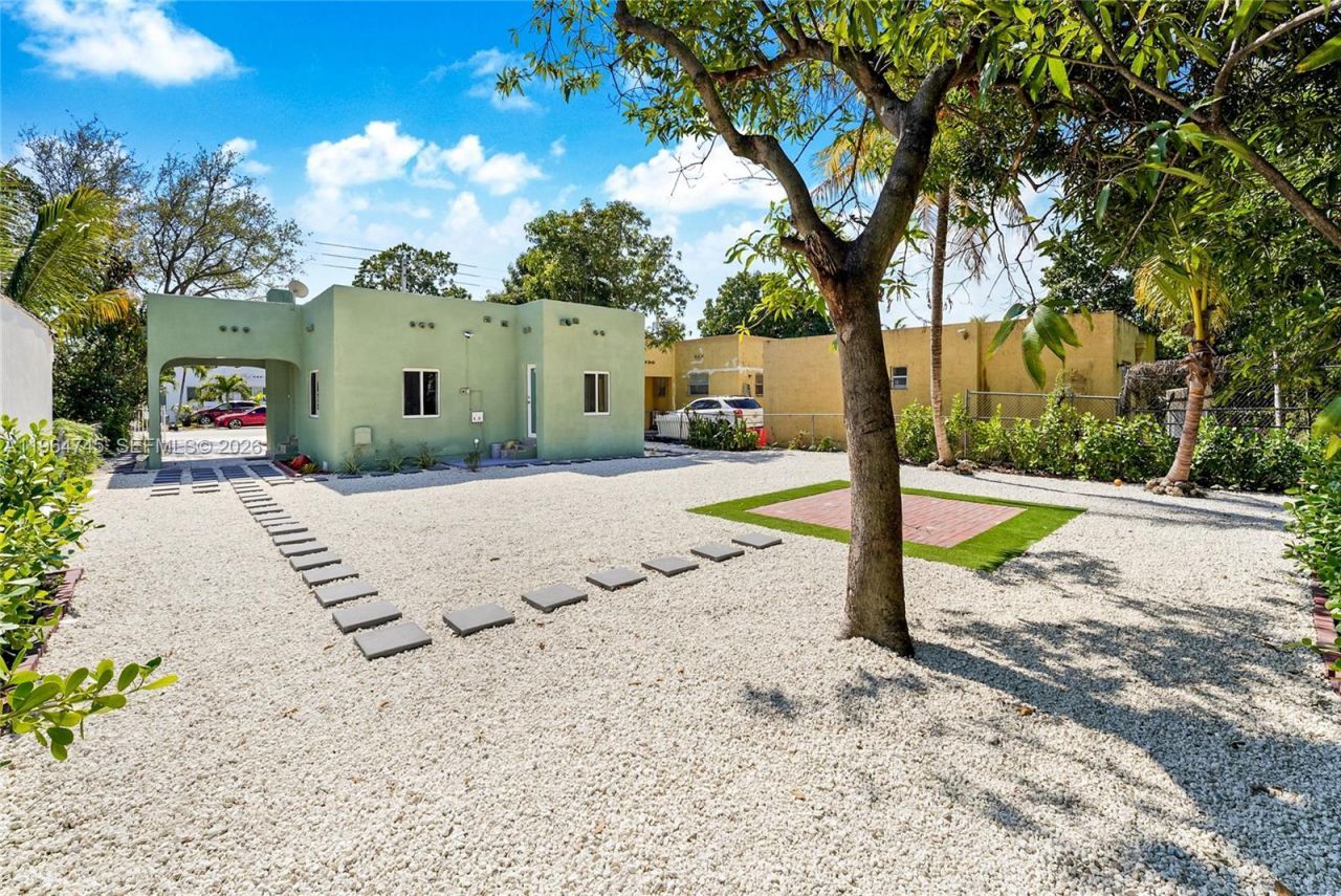 1139 NW 37th St, Miami, FL 33127 Photo