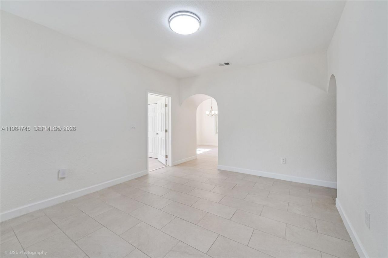 1139 NW 37th St, Miami, FL 33127 Photo