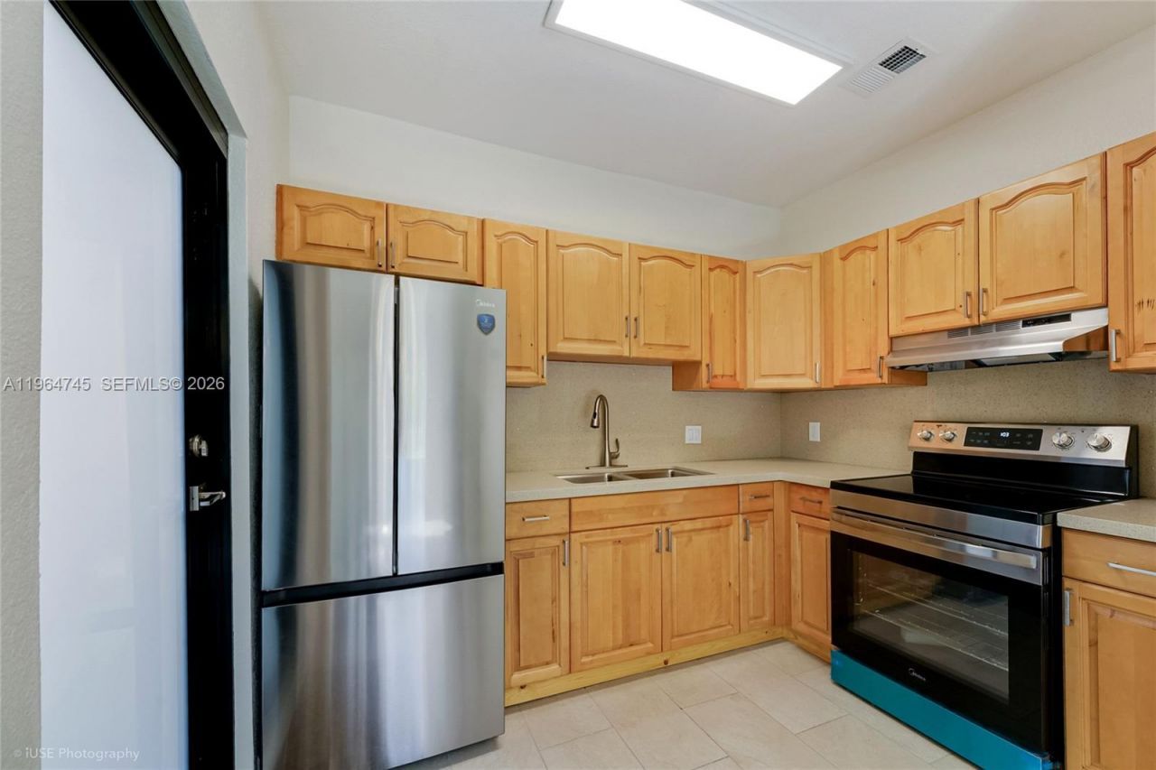 1139 NW 37th St, Miami, FL 33127 Photo