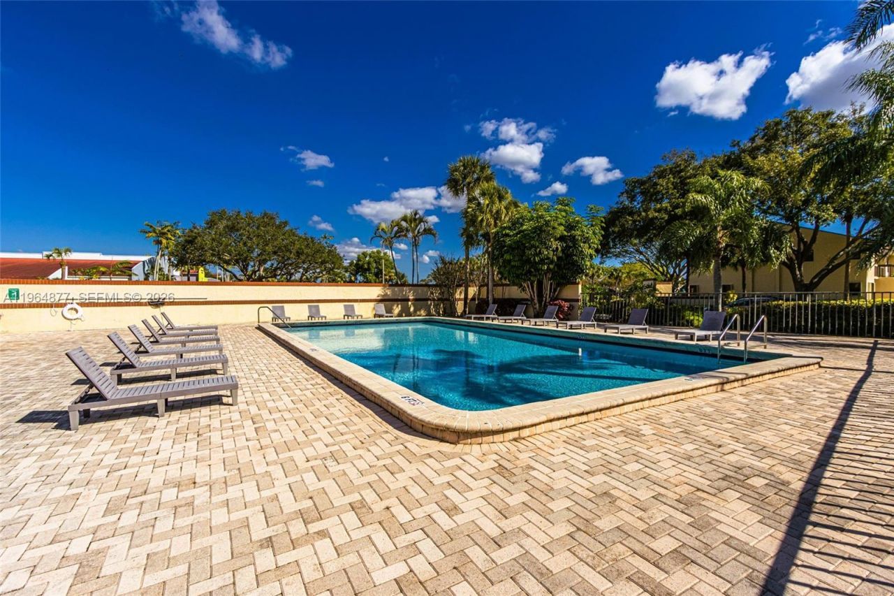 6551 Arleigh Ct , Unit 208, Boca Raton, FL 33433 Photo